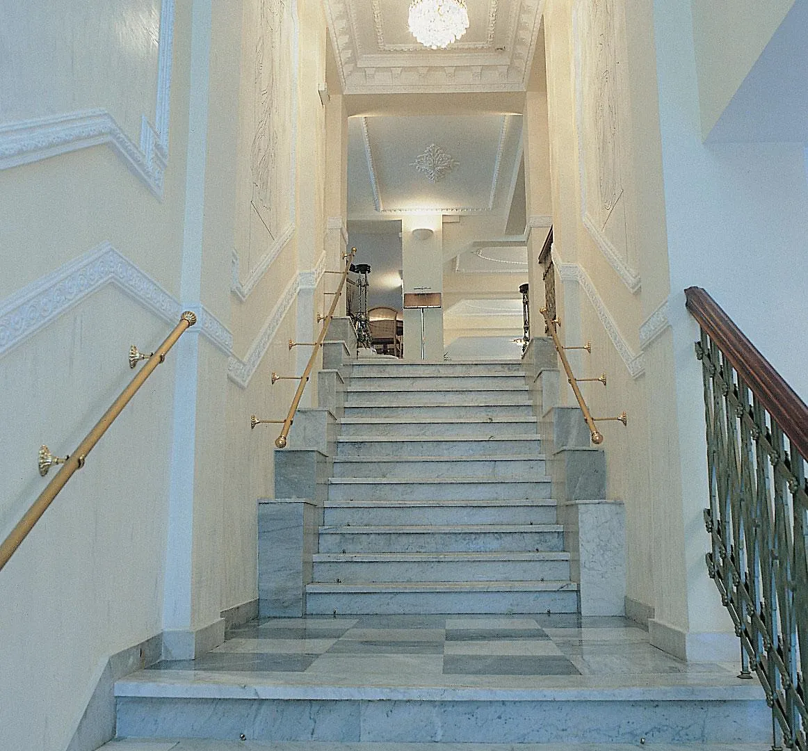 Minerva Premier Hotel Thessaloniki 4*,